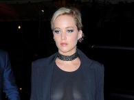 Jennifer Lawrence wciąż chwali się biustem